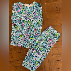 Girl’s Lilly Pulitzer Pajamas Set Size 14- Snug Fit